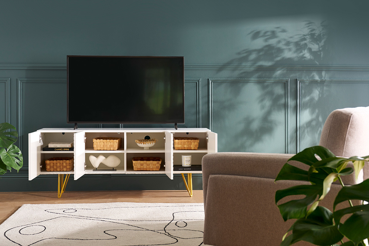 Mueble TV de diseo 140 cm con grabados grabado de metal blanco y dorado OZEN