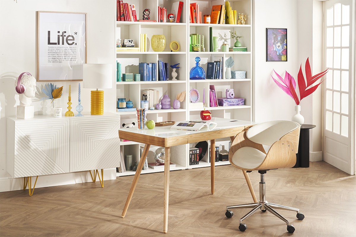 Silla de escritorio blanco y madera clara con ruedas BENT